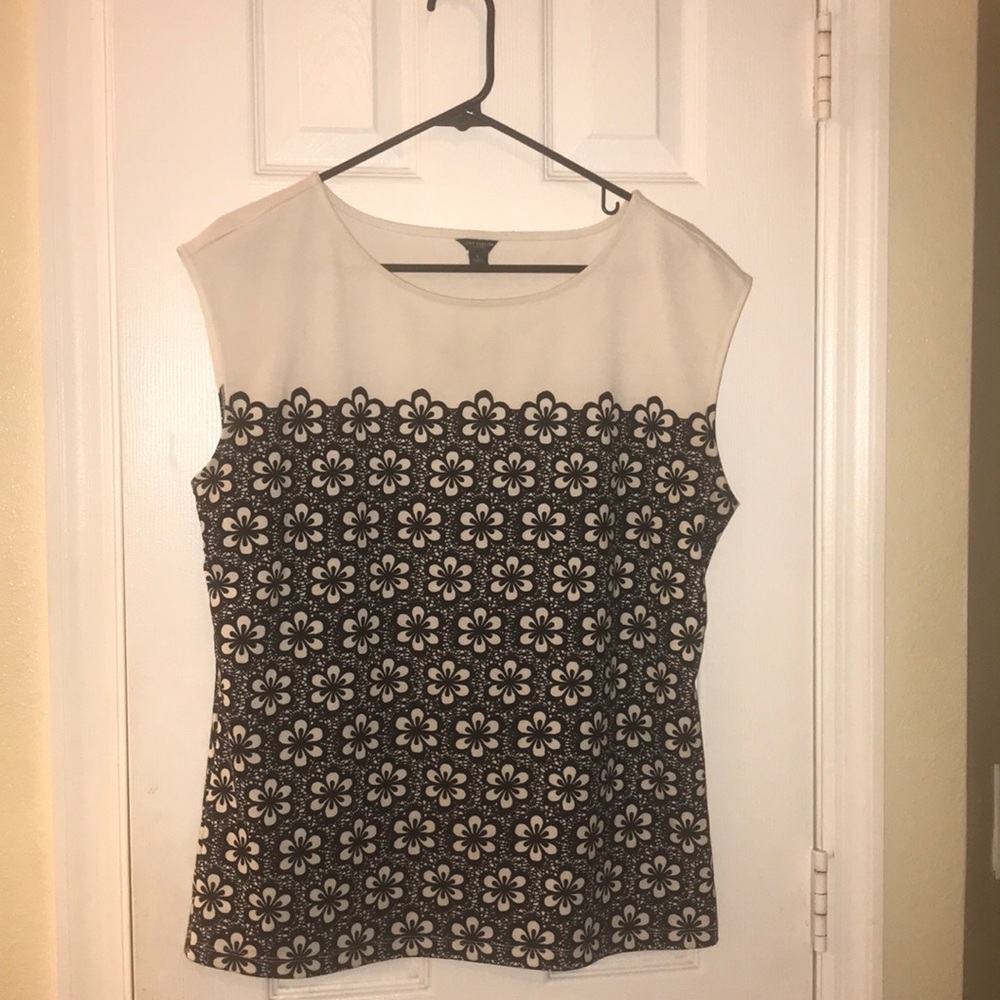 Pretty top from Ann Taylor. Size L